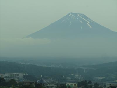 新幹線「のぞみ号」より富士山を眺める