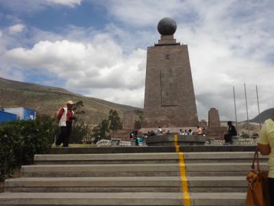 イースター・ガラパゴス旅行(13)赤道記念公園とキト旧市街