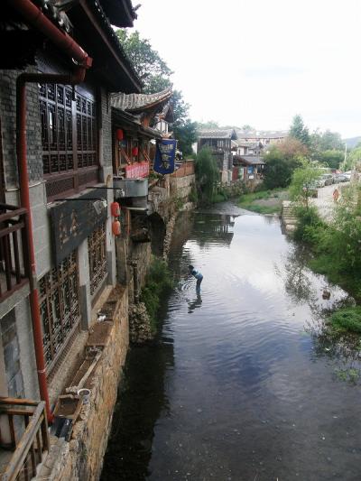 中国　秘境で出会う名峰と絶景　高山植物と出会う旅・・・⑦麗江早朝散歩