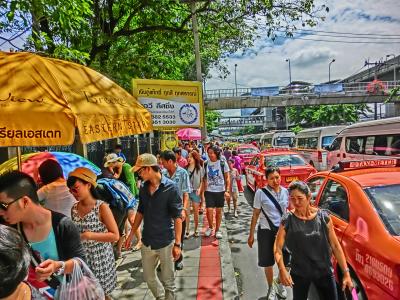 バンコク買い物天国は観光客に優しく微笑む