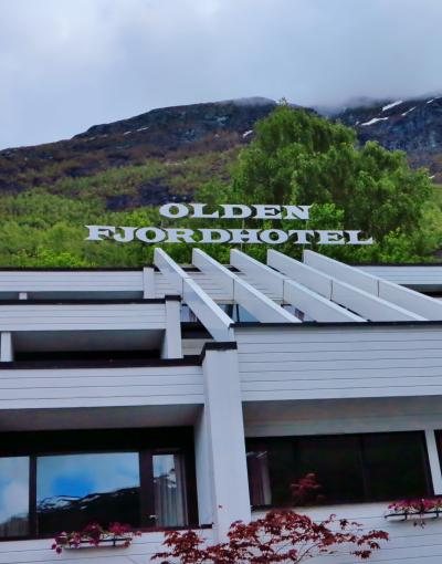 北欧GR41　NOR19　オルデフィヨルドホテルでランチ　☆湖畔の情景のなか