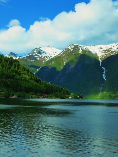 北欧GR44　NOR22　クビクネスホテルまでの車窓風景　☆清冽な山と湖を