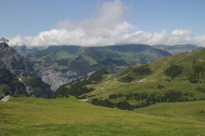 201207-04　パリ＆スイス　（2012年7月16日　アイガーグレッチャー～クライネシャイデック間のトレッキング）Trekking between Eigergletscher and Kleine Scheidegg / Switzerland