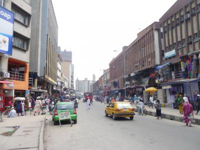 西アフリカの経済大国ナイジェリアのラゴスの街並み。