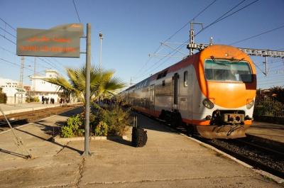 モロッコ鉄道の旅 − 悪夢の1等車でカサブランカへ