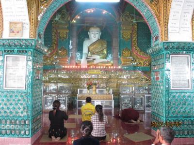 ビルマ・マンダレー特急旅行（３６）マンダレーヒルの山頂寺院。 