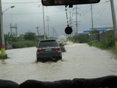 洪水の中、日本へ帰国　in マニラ　　８月　　２０１２年