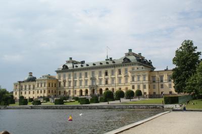 涼を求めて北欧の旅２　スウェーデン１　ドロットニングホルム宮殿、ストックホルム市庁舎、フィアルガータン展望台