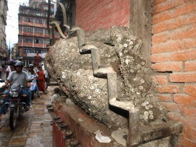 タメルでルピーつかう