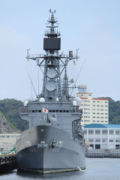 横須賀/三浦半島ぐるり旅【1】～アメリカ海軍の横須賀海軍施設と海上自衛隊横須賀基地の艦船が停泊する～ヴェルニ－公園