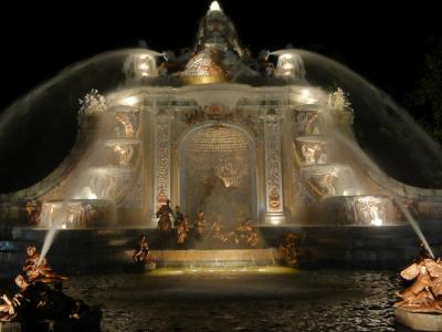 スペイン夏の旅(２) ラ・グランハ サン・イルデフォンソ宮殿　豪快に吹き上がる夜の噴水ショー