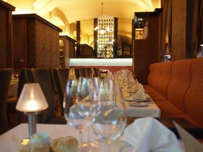 3泊のブダペスト⑦ *　2012/8/11　ほんとに美味しいお勧めレストラン　REZKAKAS BISTRO　