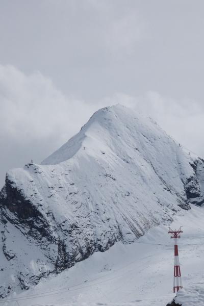 キッツシュタインホルン　ロープウエイでお手軽に3000m級登山とアルプス観賞　日帰りの旅