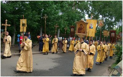 キーロフ十字架行進　ロシアの大自然、祈りつつ歩く人々の大群（2）