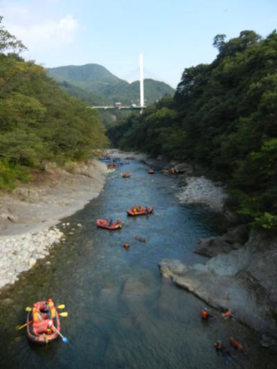 水上で渇水なのにラフティング？