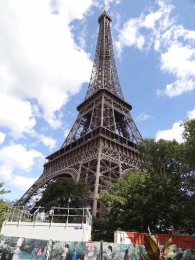 エッフェル塔に登る
