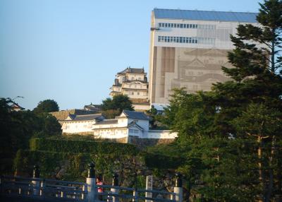 姫路城を眺める