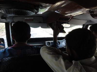 インド周遊(その25) 12日目・3 エローラ→アウランガーバード タクシーでの移動