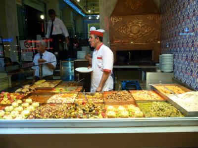 イスタンブール最後の晩の夕食はトルコ料理を食い倒れ！