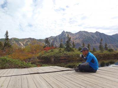 双六岳　わさび平～鏡平～双六小屋　晩秋の紅葉