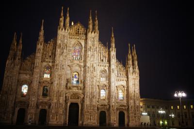 イタリア４都市一人旅③ミラノの夜、朝。