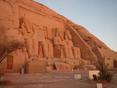 アブシンベル神殿　Ⅱ　【ご来光編】　～2009年12月　エジプト旅行記　その１３～