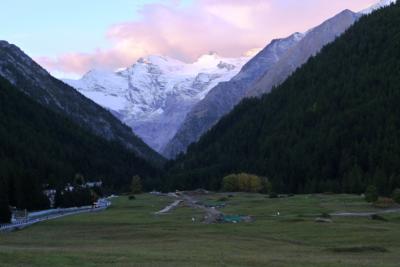 アオスタで絶景のホテルとハイキング!