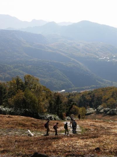 赤や黄に色づいた志賀高原を歩く・・・⑦東館山散策