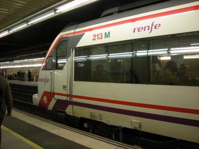 バルセロナ 空港から街への移動方法