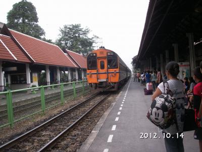 ＜タイの田舎を一人でトホホ～旅Ⅱ＞　①ブリラムからロイエットまで