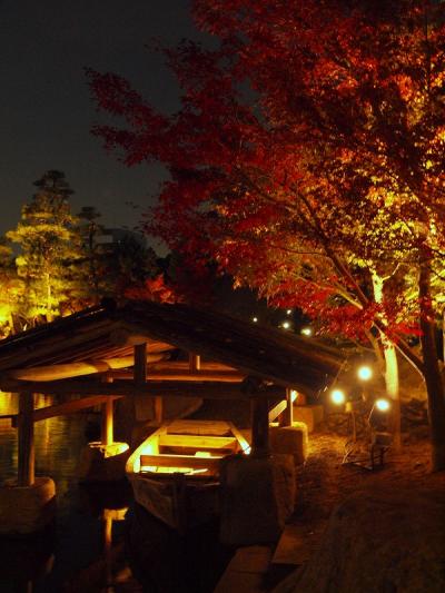 美しくライトアップされる紅葉を眺めて。。。錦を纏う徳川園　紅葉祭　紅葉よりも美しく輝く姫たち　あいち戦国姫隊の演舞