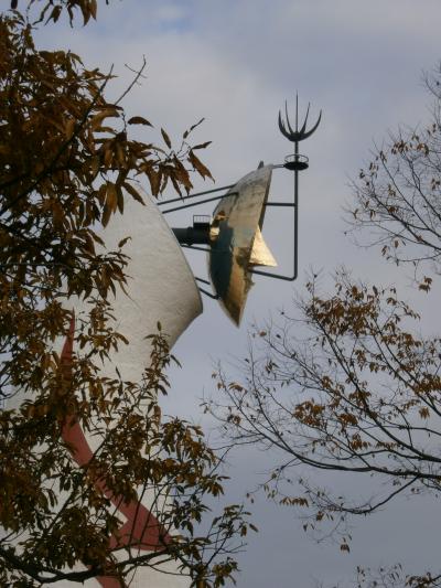 上から見る紅葉、万博公園のソラ−ドで