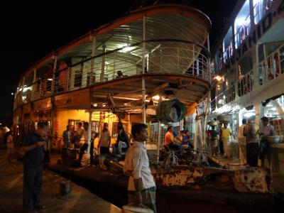 BANGLA 4 ダッカ 生鮮市場､独立戦争博物館､ﾛｹｯﾄｽﾁｰﾏｰ乗船 Dhaka