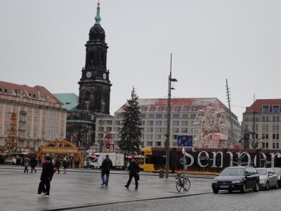 ３度目のドイツクリスマス市めぐり☆その２☆ドレスデン～砂岩の建物は重厚で剛健なたたずまい(*^_^*)