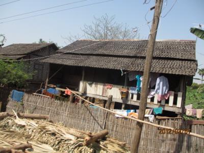 ビルマ・マンダレー特急旅行（４９）馬車で行く遺跡めぐり。