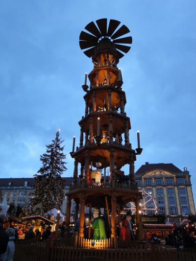 ３度目のドイツクリスマス市めぐり☆その３☆ドレスデン～世界一のクリスマス・ピラミッドは健在でしたヽ(^o^)丿