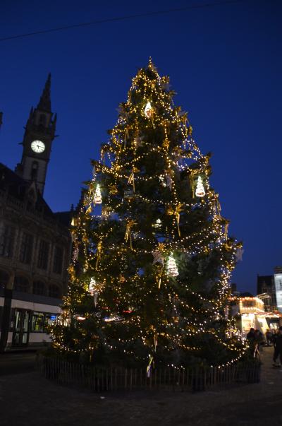 ベルギーの世界遺産②-2：鐘楼の町ゲントとルーヴェンのクリスマスツリー
