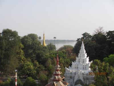 ビルマ・マンダレー特急旅行（５５）ザカインのカウンムードー寺。