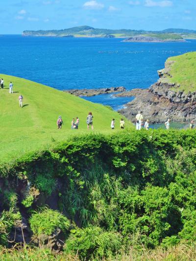 壱岐-3　牧崎園地「鬼の足跡」は海蝕洞の大穴　☆対馬も望見でき