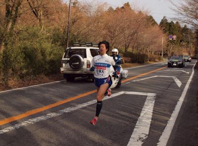 ２０１３年１月３日　第８９回箱根駅伝復路６区　箱根の山下りで選手を応援