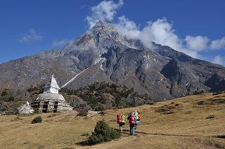 「魅せられてヒマラヤヘ」 　タンボチェへの道