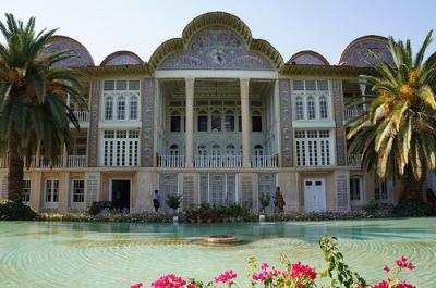 イラン女一人旅(13)シーラーズ・エラム庭園、シャー・チェラーグ廟とマスジェデ・ナスィーロル・モスク