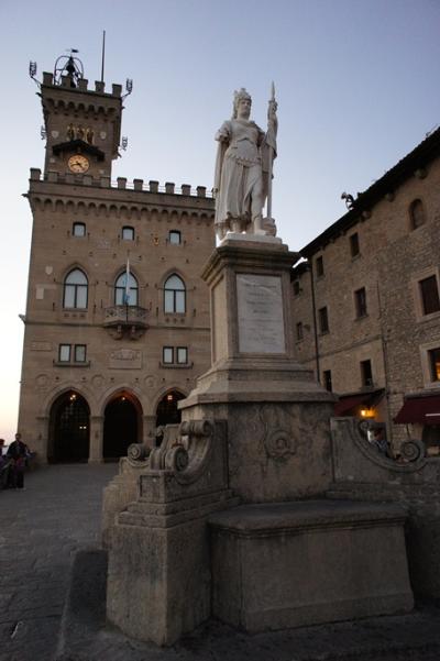 世界最古の共和国、サンマリノ共和国へ