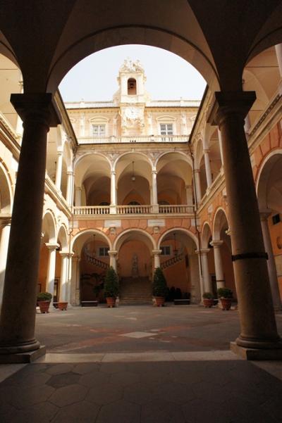 地中海沿岸鉄道の旅 − ジェノバ 世界遺産の大邸宅めぐり