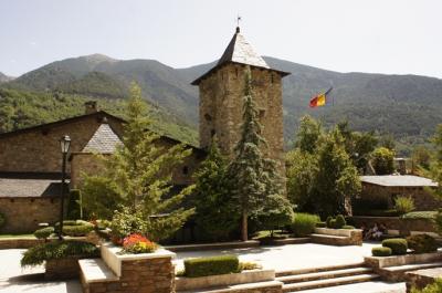 ピレネーの山奥の小さな国 ー アンドラ公国と、ロマネスクの教会たち