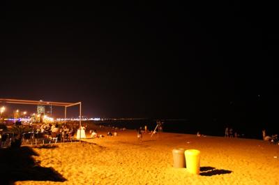 夜のバルセロナ − 地中海の夜とタパスで乾杯！