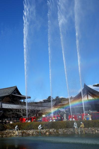 奈良・法隆寺　文化財を守る水のアーチ　～1月26日「文化財防火デー」の防火訓練～
