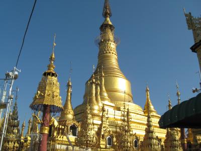 ピィ　ミャンマー三大仏塔、シェエサンドー・パヤーとタイエーキッタヤー遺跡等