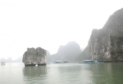 猛吹雪の成田を発って無事ハノイへ