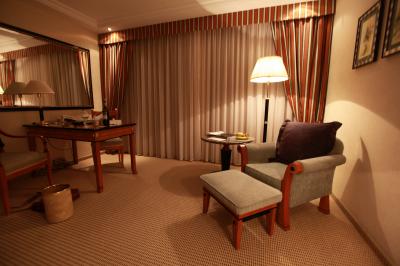 仙台発着ブダペストイン、アテネアウト。ヨーロッパ エア パス を利用して、ブダペスト→スプリットとドゥブロヴニク→デルフィとミコノス島　概略